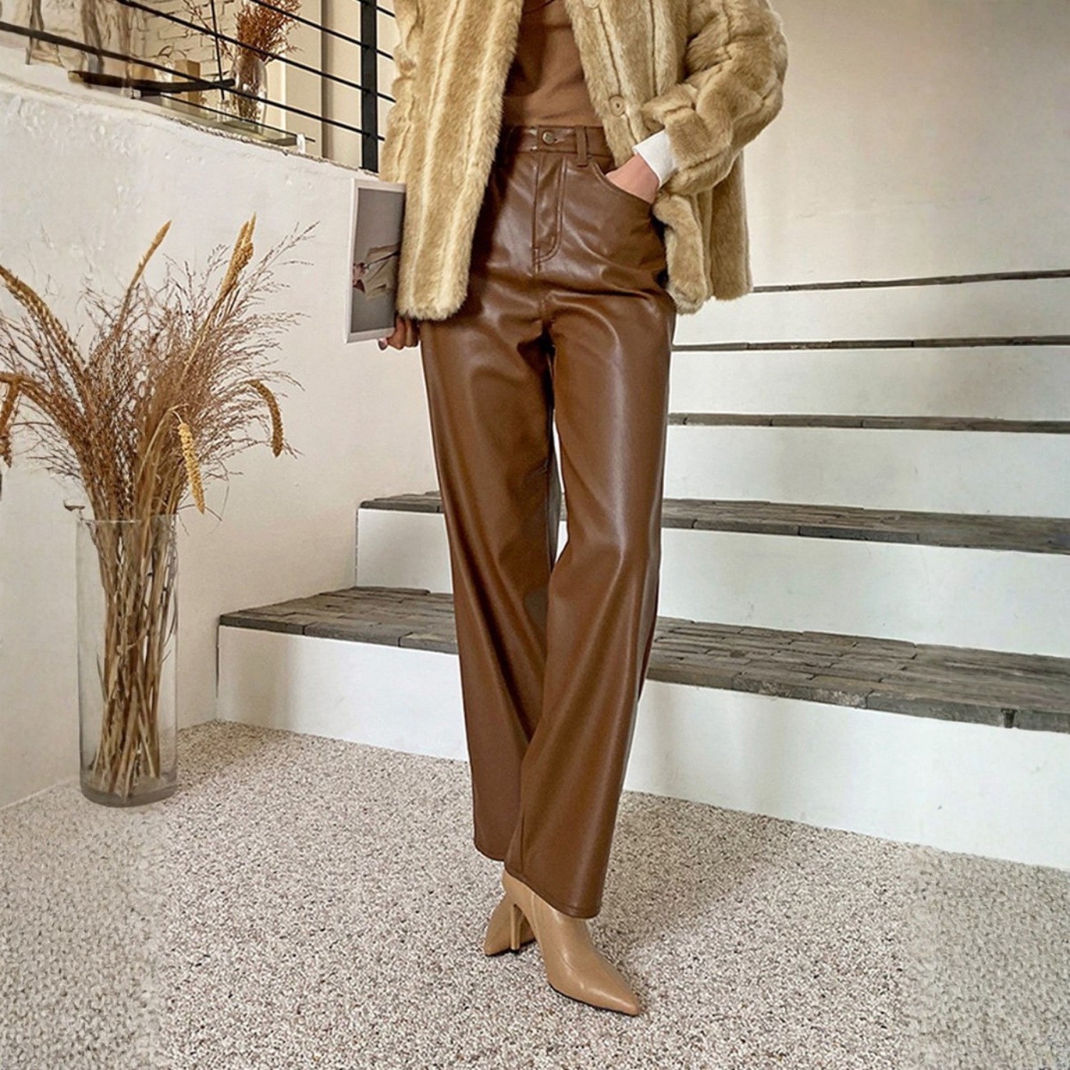 Pantalon en cuir drapé rétro