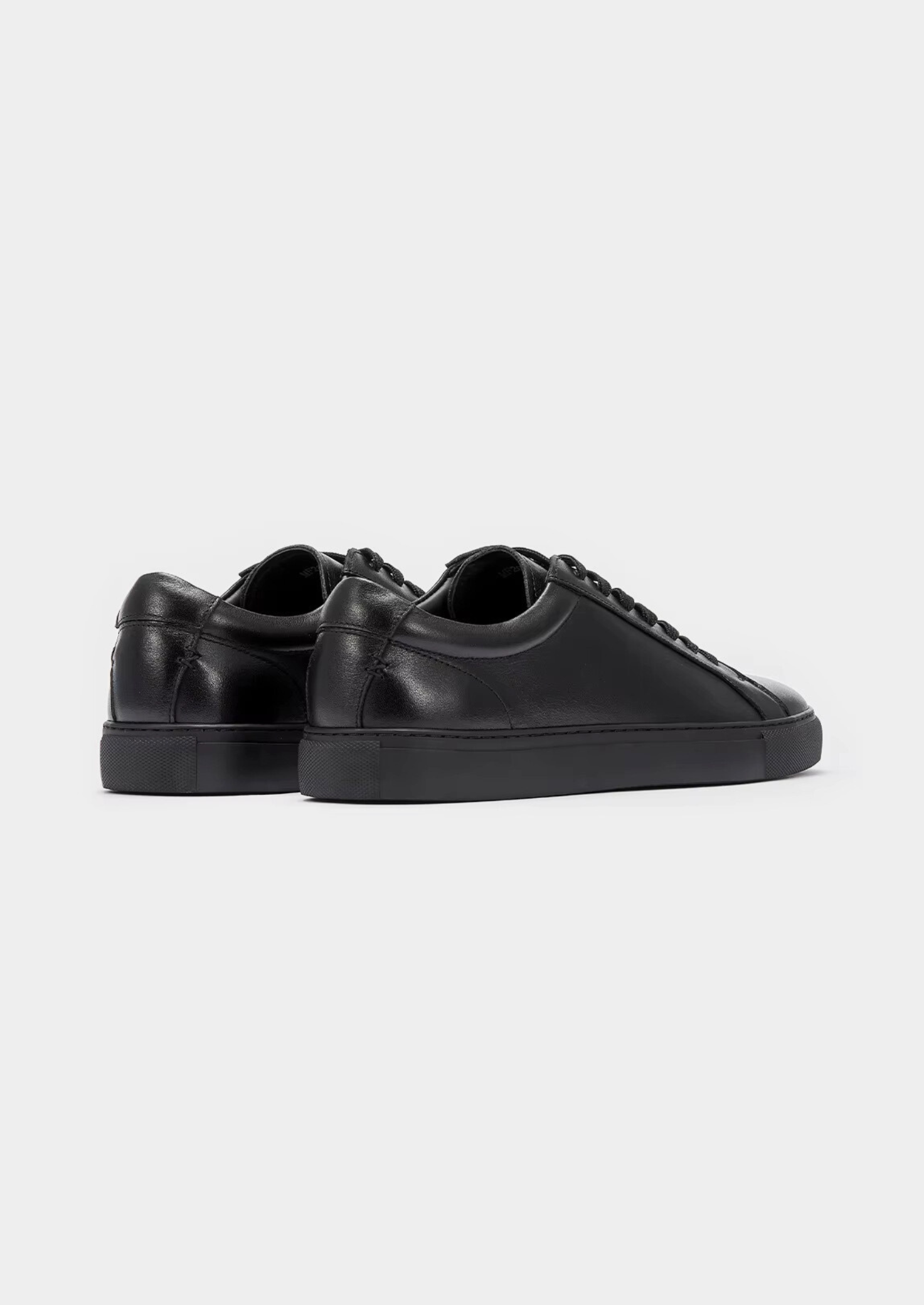 Baskets en cuir noir Essential